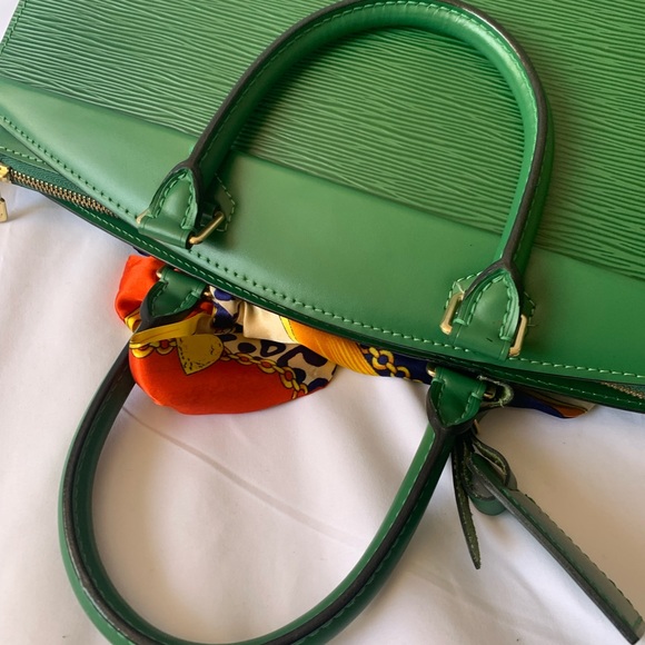 ❤️❤️SOLD❤️❤️Louis Vuitton Rivera bag - Picture 9 of 16